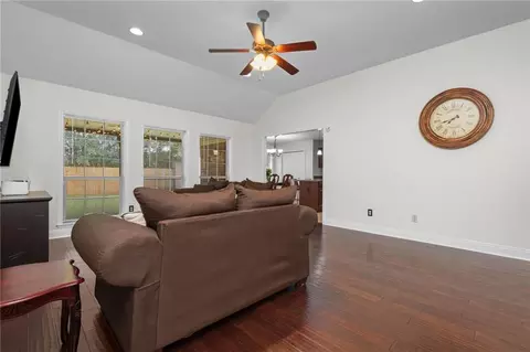 Living - 8916 Spring Grv N, Mobile, AL 36695 photo 2 of 3