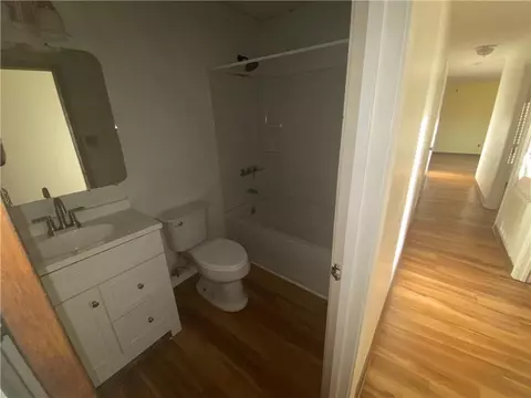 Bath - 918 Oak St, Jackson, AL 36545 photo 1 of 1