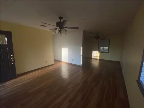 Living - 918 Oak St, Jackson, AL 36545 photo 1 of 2
