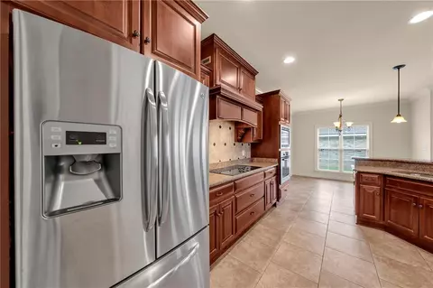 Kitchen - 11352 Elysian Cir, Daphne, AL 36526 photo 4 of 5