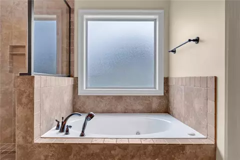 Bath - 11352 Elysian Cir, Daphne, AL 36526 photo 2 of 6