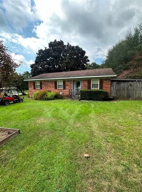 8290 Meadow Ln N, Irvington, AL 36544