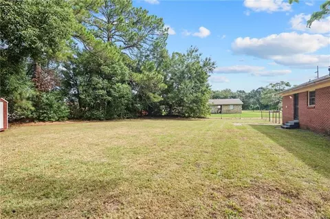 Exterior - 2204 David Dr, Mobile, AL 36605 photo 4 of 5
