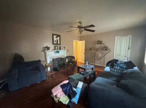 Living - 2003 Stephens Rd, Mobile, AL 36617 photo 3 of 3