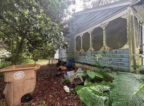 Exterior - 2003 Stephens Rd, Mobile, AL 36617 photo 3 of 4