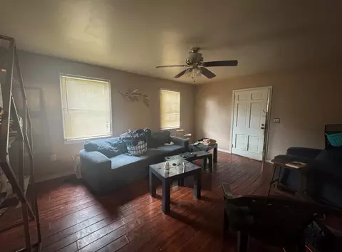 Living - 2003 Stephens Rd, Mobile, AL 36617 photo 2 of 3