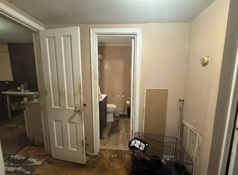 Entry Way - 2003 Stephens Rd, Mobile, AL 36617 photo 5 of 5