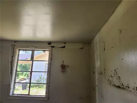 Bedroom - 2436 Ridge Rd N, Mobile, AL 36617 photo 5 of 7