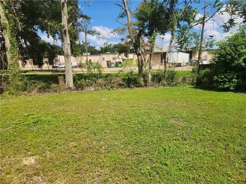 Exterior - 2436 Ridge Rd N, Mobile, AL 36617 photo 2 of 2