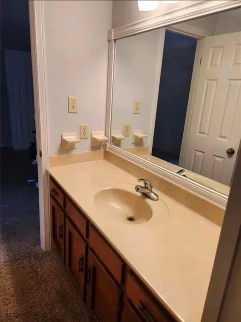 Bath - 3400 Lenox Ct, Mobile, AL 36695 photo 3 of 4