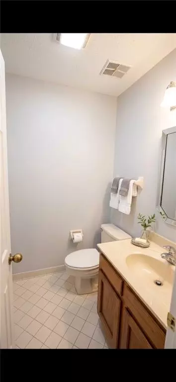 Bath - 3400 Lenox Ct, Mobile, AL 36695 photo 1 of 4