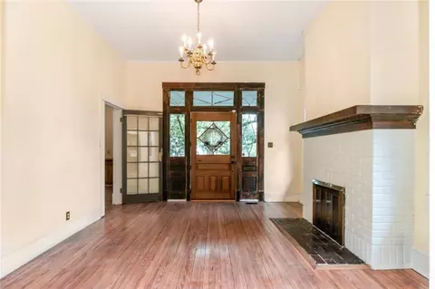 Living - 155 Monterey St S, Mobile, AL 36604 photo 2 of 6