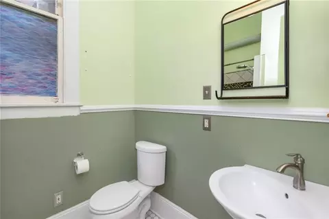 Bath - 155 Monterey St S, Mobile, AL 36604 photo 1 of 3