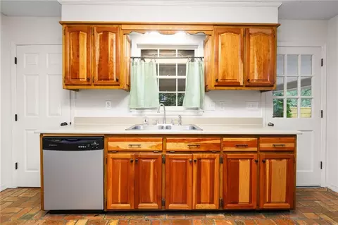 Kitchen - 5575 Mccrary Rd, Semmes, AL 36575 photo 3 of 4