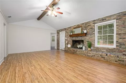 Living - 5575 Mccrary Rd, Semmes, AL 36575 photo 3 of 5