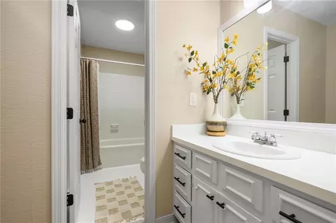 Bath - 5575 Mccrary Rd, Semmes, AL 36575 photo 7 of 7