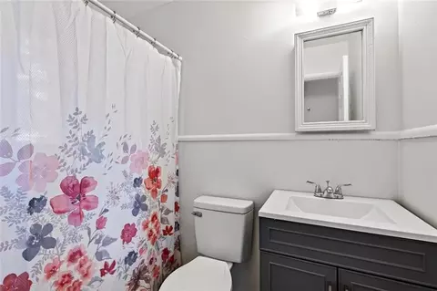 Bath - 4150 Palmdale Dr, Mobile, AL 36609 photo 1 of 1