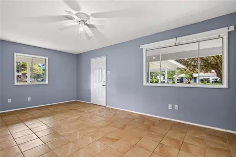 Living - 4150 Palmdale Dr, Mobile, AL 36609 photo 3 of 3