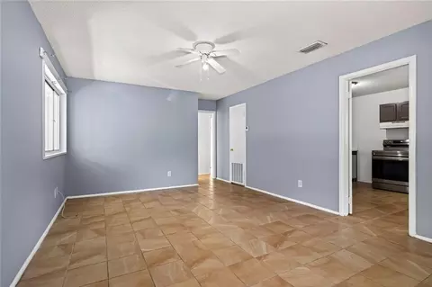 Living - 4150 Palmdale Dr, Mobile, AL 36609 photo 2 of 3