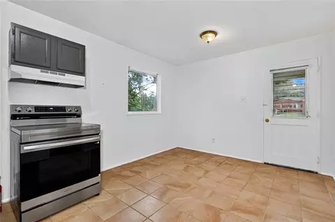 Kitchen - 4150 Palmdale Dr, Mobile, AL 36609 photo 3 of 3