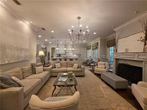 Living - 114 Hillwood Rd, Mobile, AL 36608 photo 4 of 5