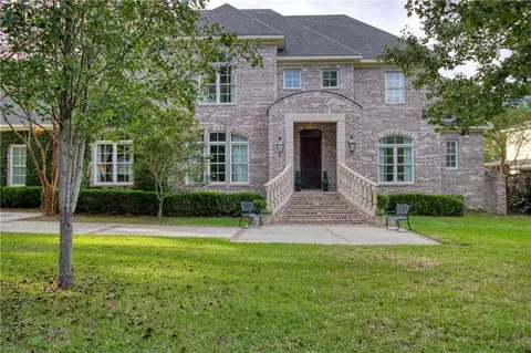 Exterior - 114 Hillwood Rd, Mobile, AL 36608 photo 3 of 9