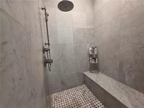 Bath - 114 Hillwood Rd, Mobile, AL 36608 photo 6 of 9