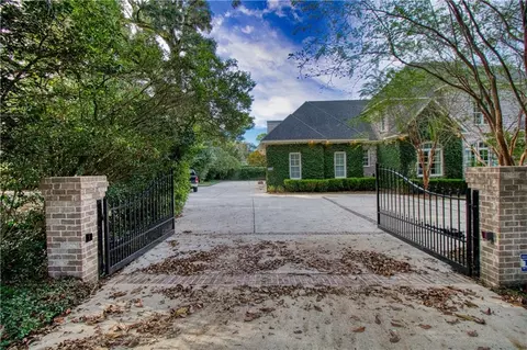Exterior - 114 Hillwood Rd, Mobile, AL 36608 photo 5 of 9