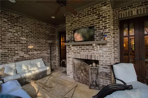 Exterior - 114 Hillwood Rd, Mobile, AL 36608 photo 8 of 9