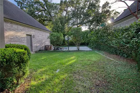 Exterior - 114 Hillwood Rd, Mobile, AL 36608 photo 6 of 9