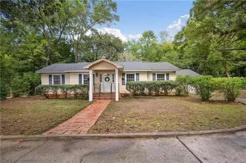 2904 Cottage Hill Rd, Mobile, AL 36606