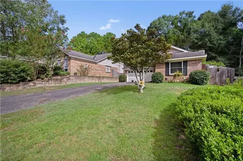 Exterior - 5724 Green Tree Rd, Mobile, AL 36609 photo 3 of 4