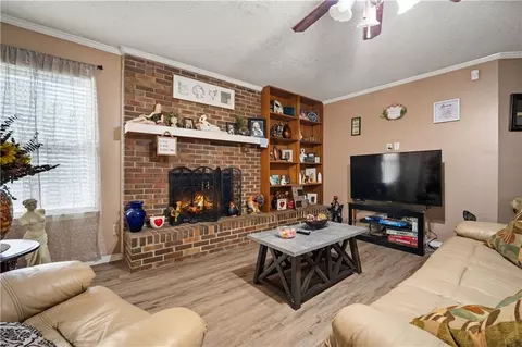 Living - 5724 Green Tree Rd, Mobile, AL 36609 photo 1 of 2