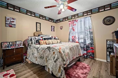 Bedroom - 5724 Green Tree Rd, Mobile, AL 36609 photo 5 of 6