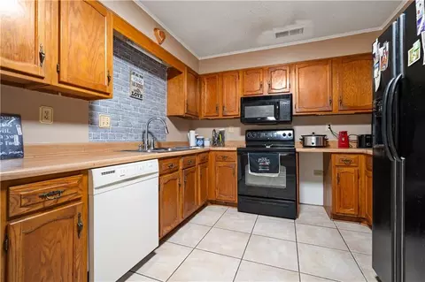 Kitchen - 5724 Green Tree Rd, Mobile, AL 36609 photo 1 of 4