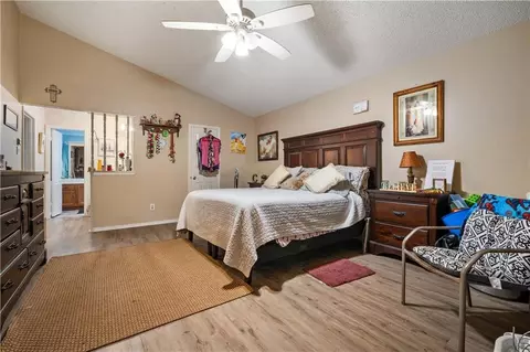 Bedroom - 5724 Green Tree Rd, Mobile, AL 36609 photo 2 of 6