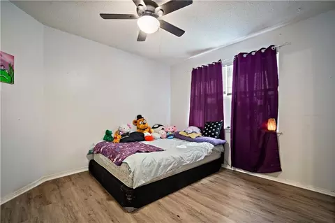 Bedroom - 5724 Green Tree Rd, Mobile, AL 36609 photo 3 of 6