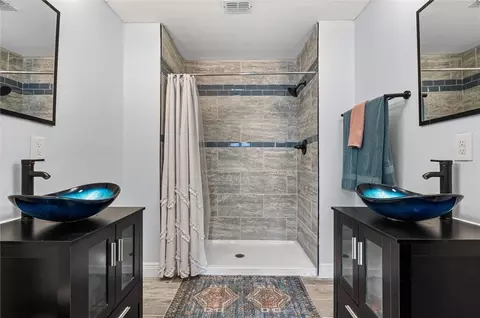 Bath - 7216 Hazelbrook Dr S, Mobile, AL 36619 photo 3 of 3