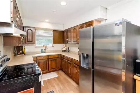Kitchen - 6716 Three Notch Rd, Mobile, AL 36619 photo 1 of 3