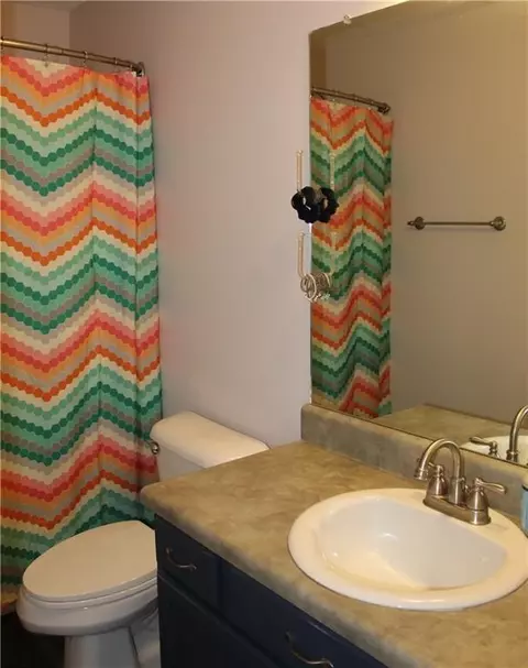 Bath - 8846 Winter Ct, Mobile, AL 36695 photo 1 of 4