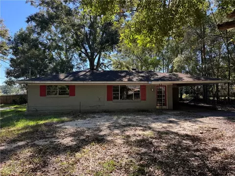 913 Joaneen Dr, Saraland, AL 36571