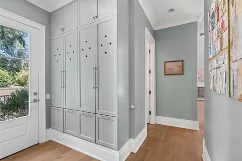 Entry Way - 140 Mcgregor Ave S #E, Mobile, AL 36608 photo 4 of 5