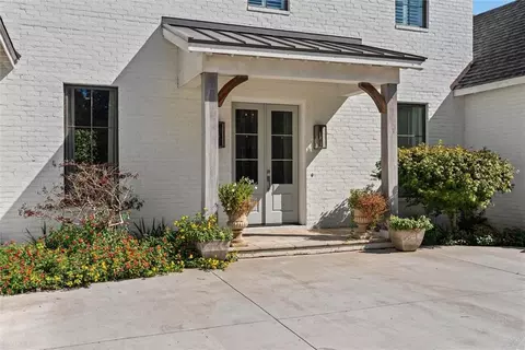 Exterior - 140 Mcgregor Ave S #E, Mobile, AL 36608 photo 2 of 8