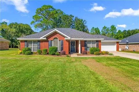 5330 Steward Ct, Grand Bay, AL 36541