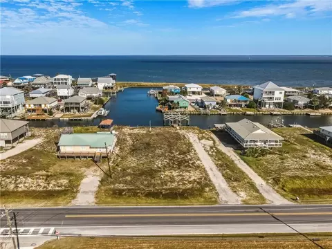 2218 Bienville Blvd, Dauphin Island, AL 36528