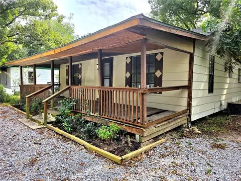 111 Thompson Ct N, Chickasaw, AL 36611