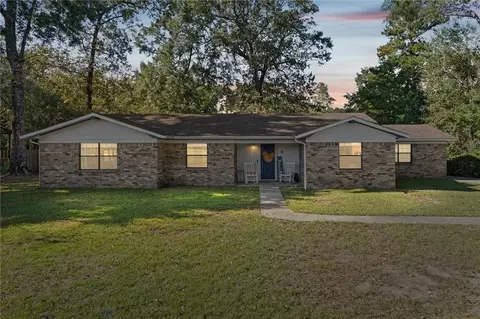 605 Gilbert Dr E, Satsuma, AL 36572