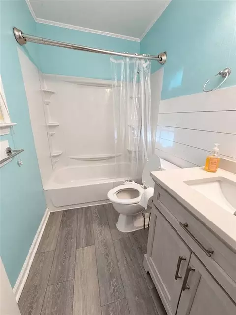 Bath - 3350 Mcfarland Rd, Mobile, AL 36695 photo 2 of 2