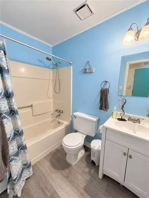 Bath - 3350 Mcfarland Rd, Mobile, AL 36695 photo 1 of 2