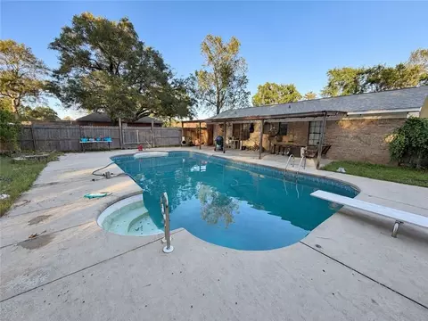 Exterior - 3350 Mcfarland Rd, Mobile, AL 36695 photo 3 of 7